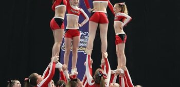 Canadian’s Poppys  cheerleading (Cote 145)